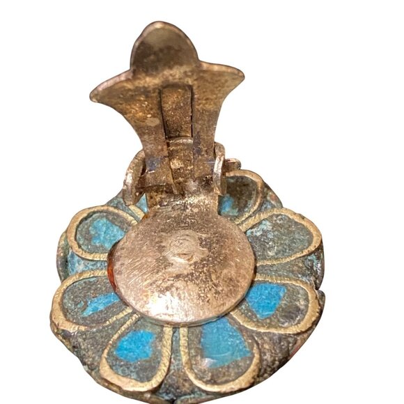 .75" x .75" Vintage Indian Clip-On Earrings Crushed Turquoise & Silver Floral De - Picture 10 of 13